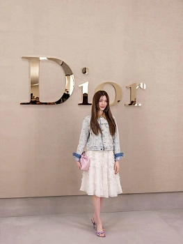 Куртки И Пуховики Женские Christian Dior 10528595