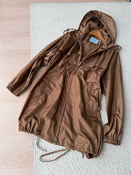 Куртки И Пуховики Женские Prada 10655102