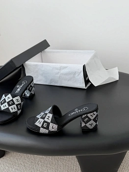 Шлепанцы Женские Chanel 9360991