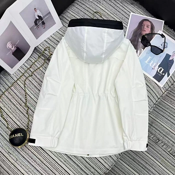 Куртки И Пуховики Женские Chanel 10777566