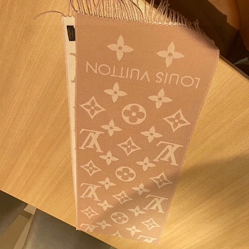 Шарфы Louis Vuitton 824083
