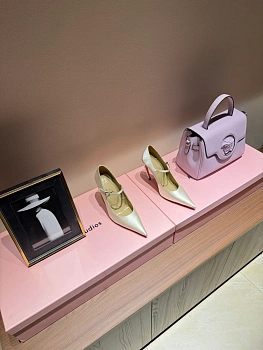 Туфли Женские Christian Louboutin 4743802