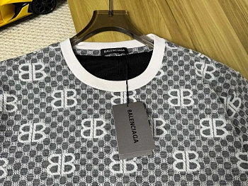 Футболки Женские Balenciaga 11616010