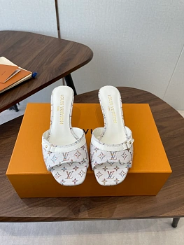 Босоножки Женские Louis Vuitton 12240247