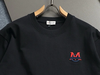 Футболки Женские Moncler 1617518