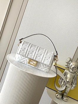 Классические Сумки Женские Fendi 13234572