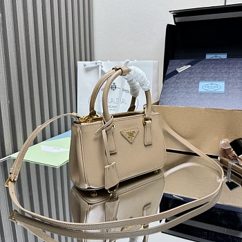 Классические Сумки Женские Prada 1763160