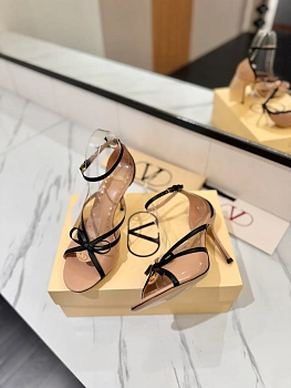 Босоножки Женские Valentino 10026776