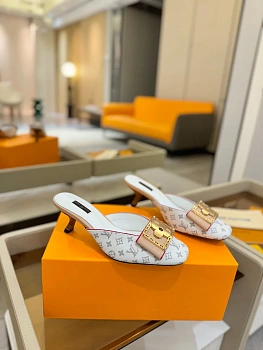 Сандалии Женские Louis Vuitton 9623472