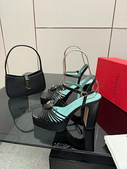 Босоножки Женские Valentino 5052050