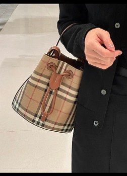 Классические Сумки Женские Burberry 11013023