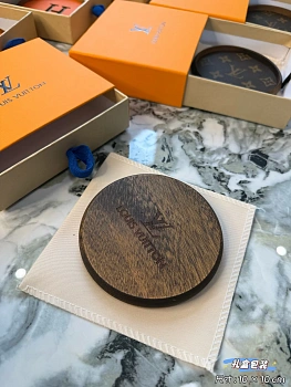 Посуда Louis Vuitton 1853382