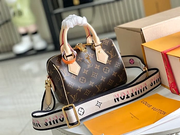Сумки На Ремне Женские Louis Vuitton 30612