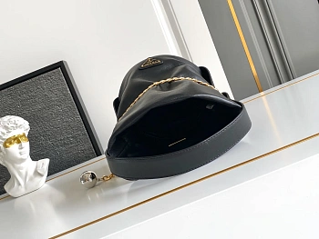 Классические Сумки Женские Prada 13368498