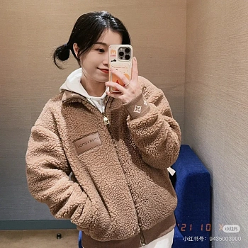 Куртки И Пуховики Женские Louis Vuitton 95372