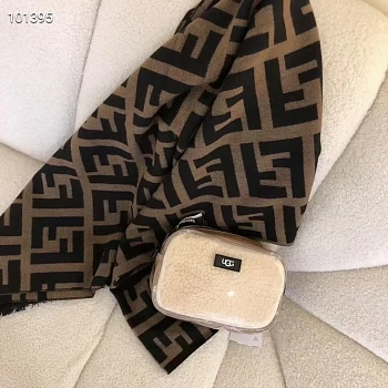 Шарфы Fendi 438411