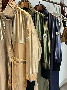 Куртки И Пуховики Женские Moncler 11427080