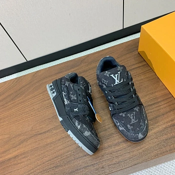 Кроссовки Женские Louis Vuitton 10236197