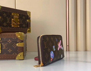 Кошельки Louis Vuitton 1308591