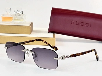 Очки Gucci 13147315